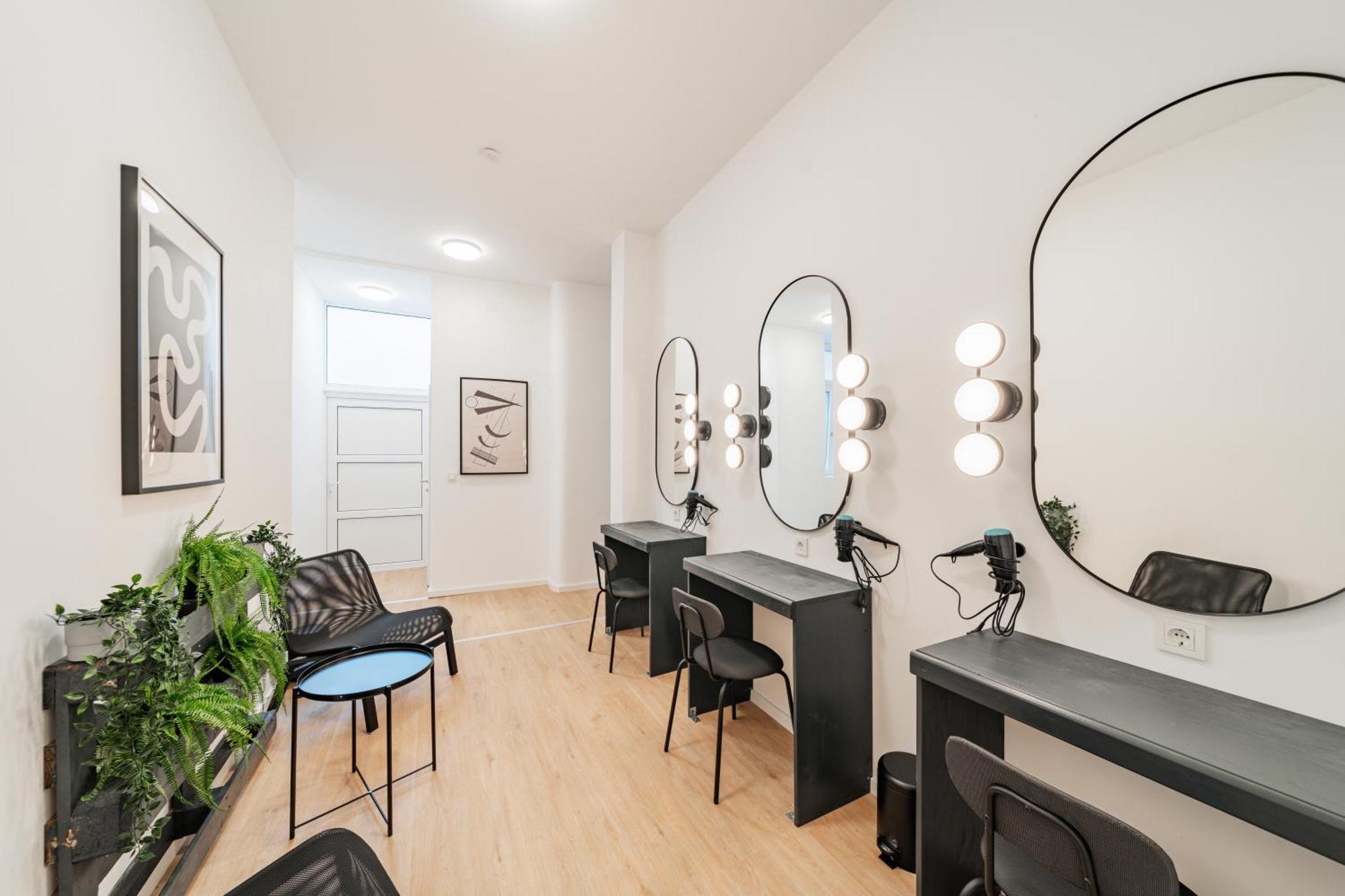 Chic Central City Rooms By Home2 Vienna Exterior photo