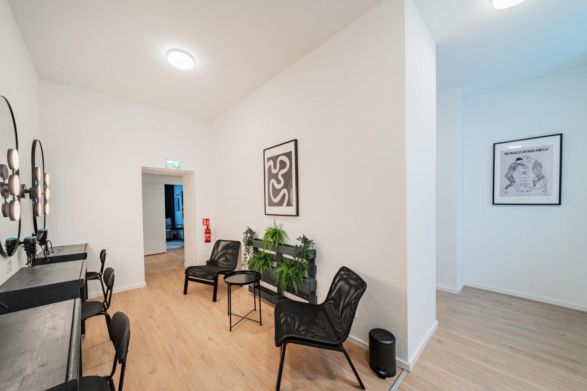 Chic Central City Rooms By Home2 Vienna Exterior photo